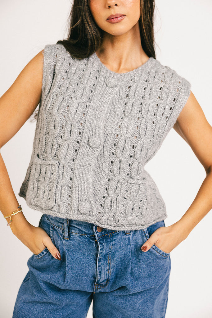 feeling feelings sweater vest // grey