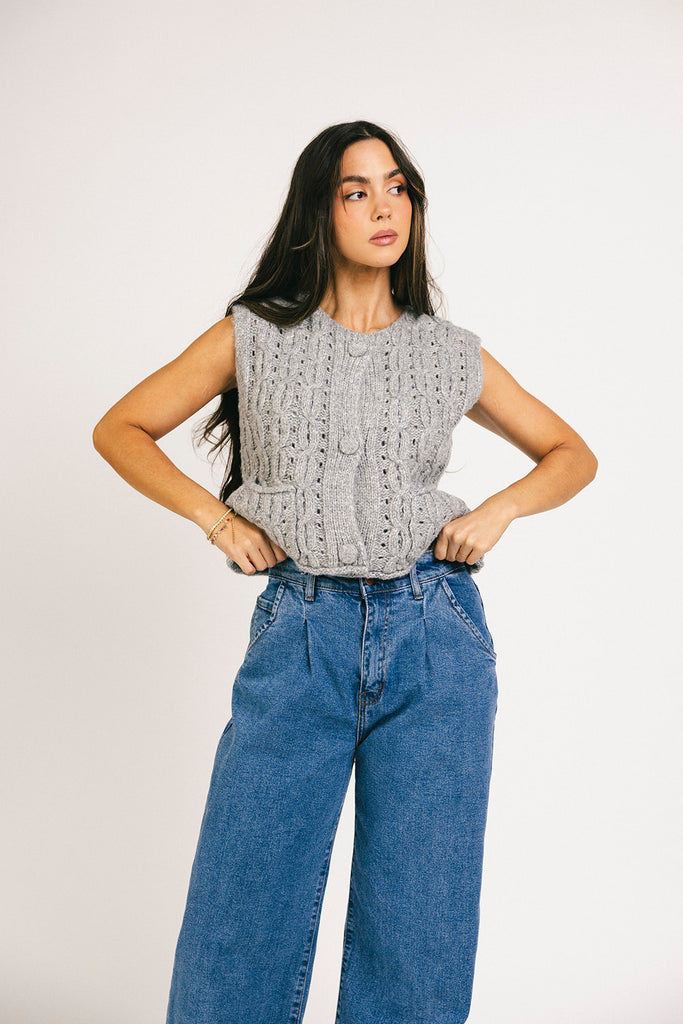 feeling feelings sweater vest // grey
