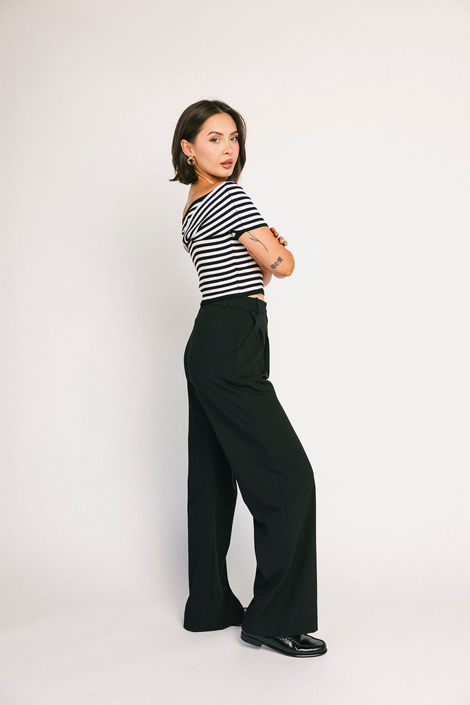 cold shoulder top // black + white