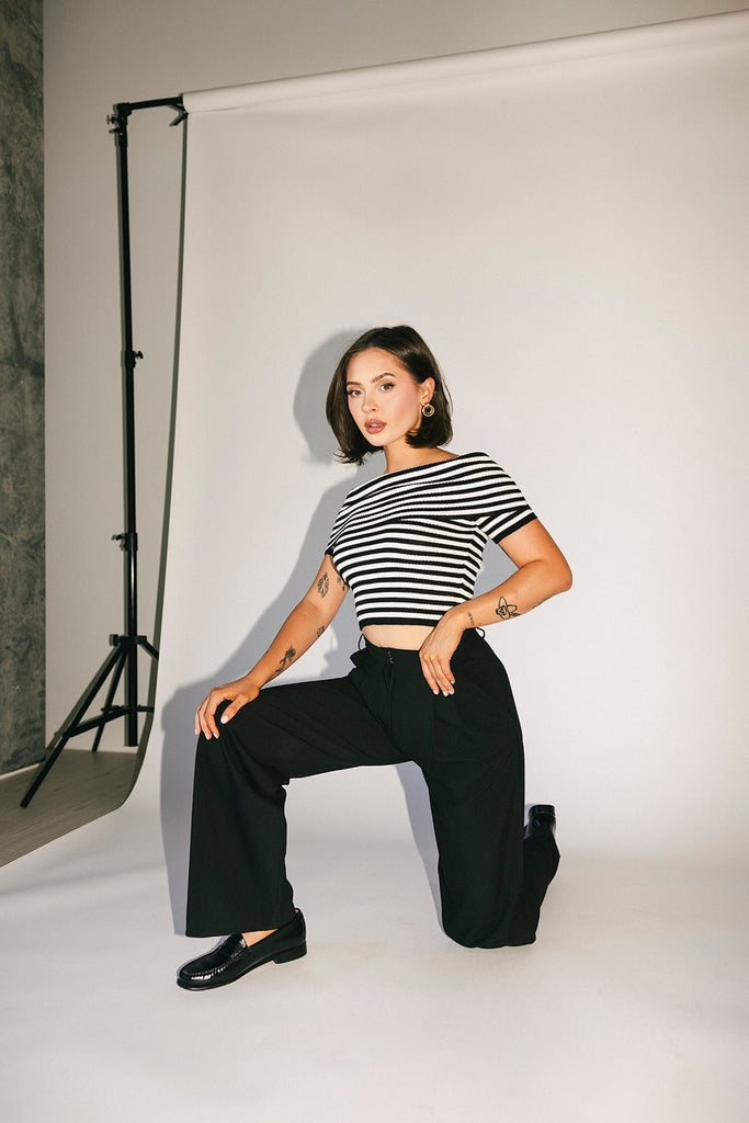 cold shoulder top // black + white