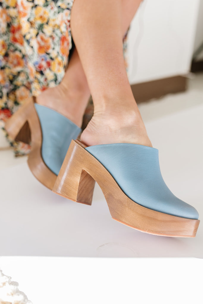suki platform clogs // free people