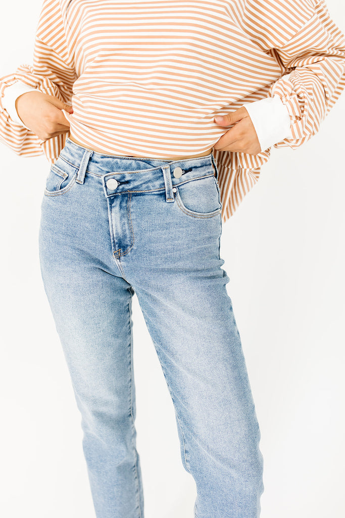 bobbie crossover denim // light wash