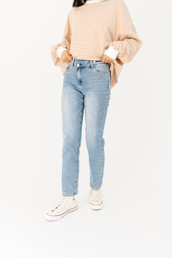 bobbie crossover denim // light wash