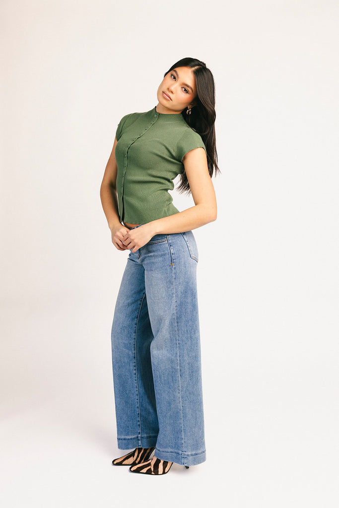 green short sleeve button up baby tee with a high neckline and an open front hemline. perfect elevated basic for date nights and casual outfits.
