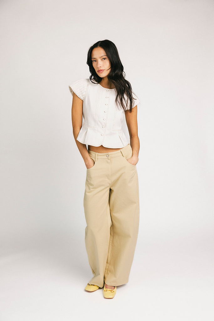mid rise neutral pants with a relaxed, barrel-style fit. the perfect vintage-inspired pants to pair with any casual outfit idea.
