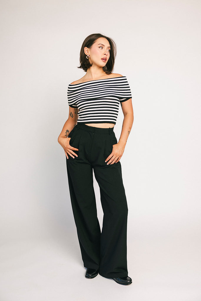 cold shoulder top // black + white