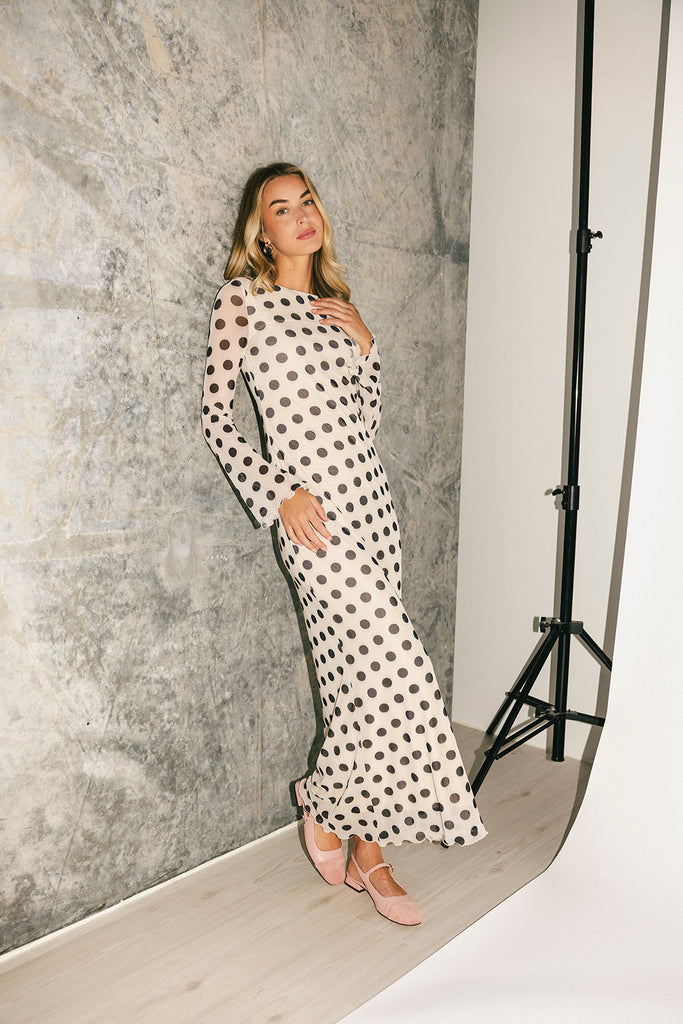 long sleeve polka dot maxi dress. perfect for date nights, cocktail parties, + fancy dinners.