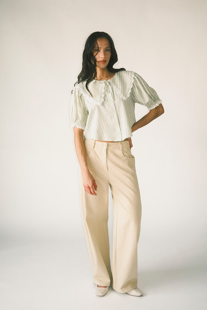 mid rise neutral pants with a relaxed, barrel-style fit. the perfect vintage-inspired pants to pair with any casual outfit idea.
