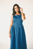 a vintage-inspired denim dress with a boat neckline + a v-shaped waistline. the perfect denim midi dress for family pictures, brunch dates, + special occasions. 
