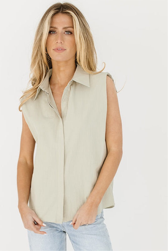 no days off vest // sage
