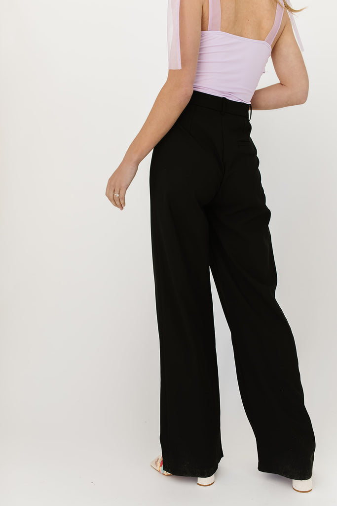 straight facts wide leg trouser