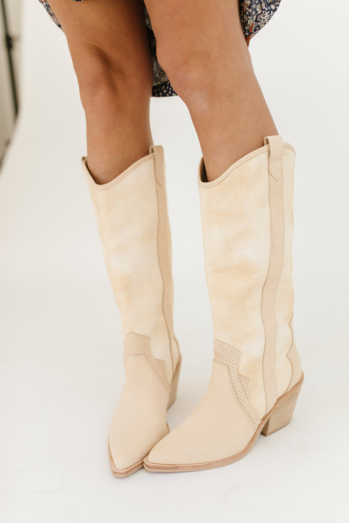 navene boots in vanilla nubuck // dolce vita *restocked*