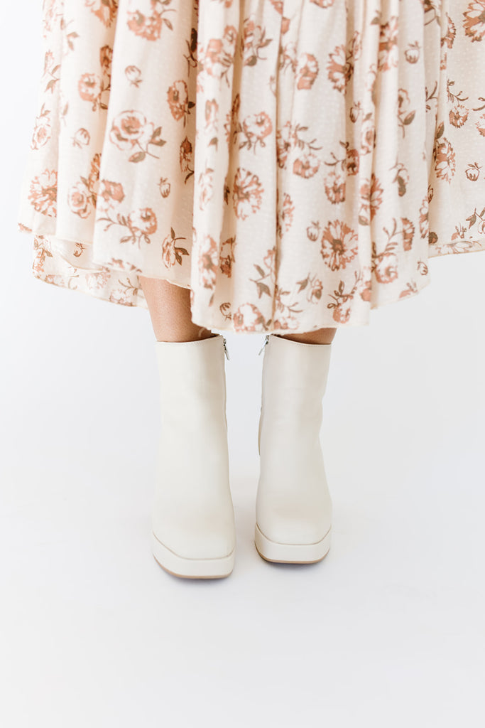 ulyses boots ivory leather // dolce vita