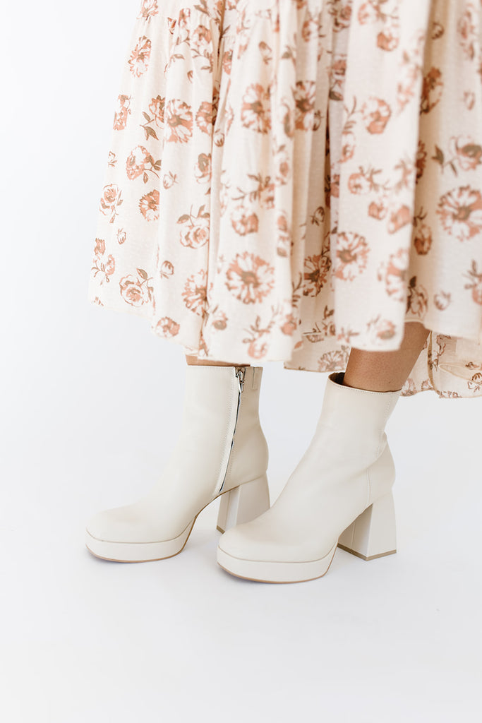 ulyses boots ivory leather // dolce vita