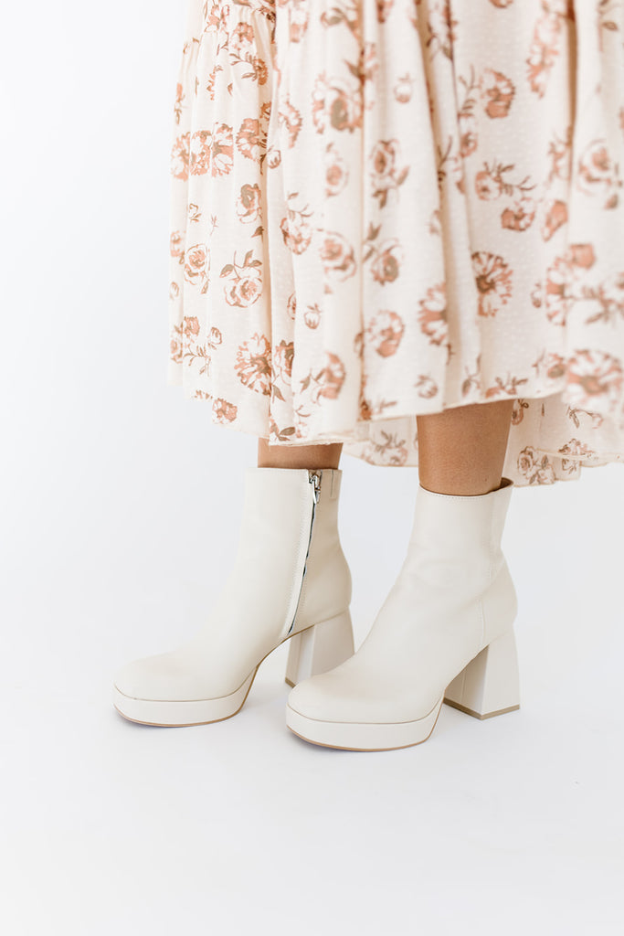 ulyses boots ivory leather // dolce vita