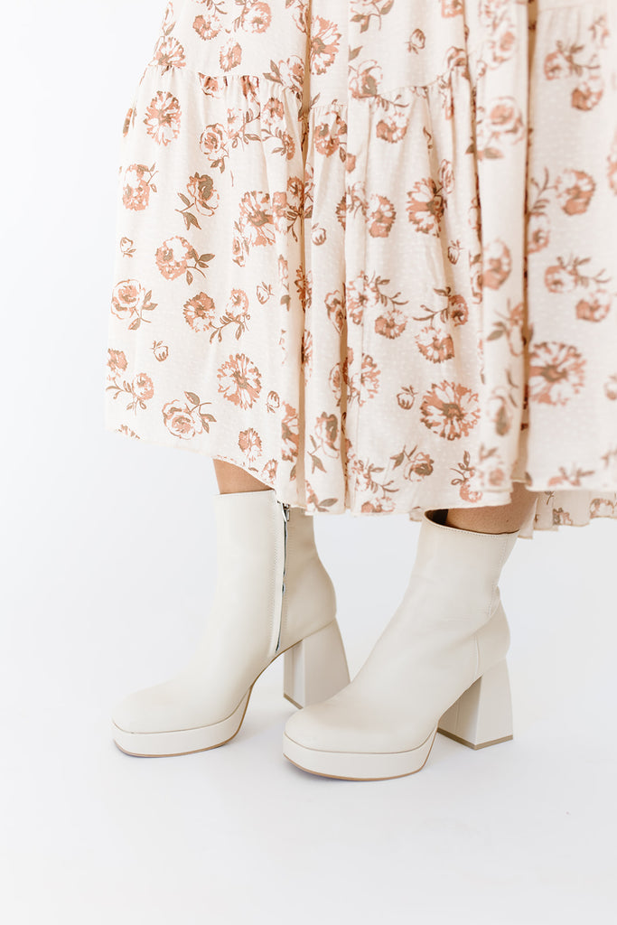 ulyses boots ivory leather // dolce vita