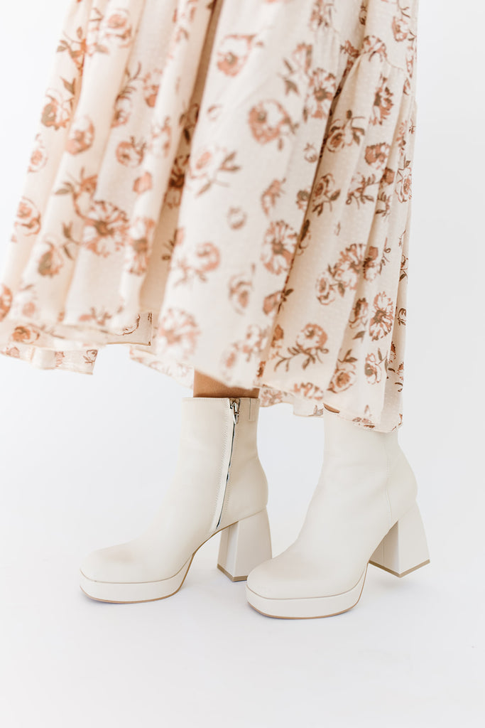 ulyses boots ivory leather // dolce vita