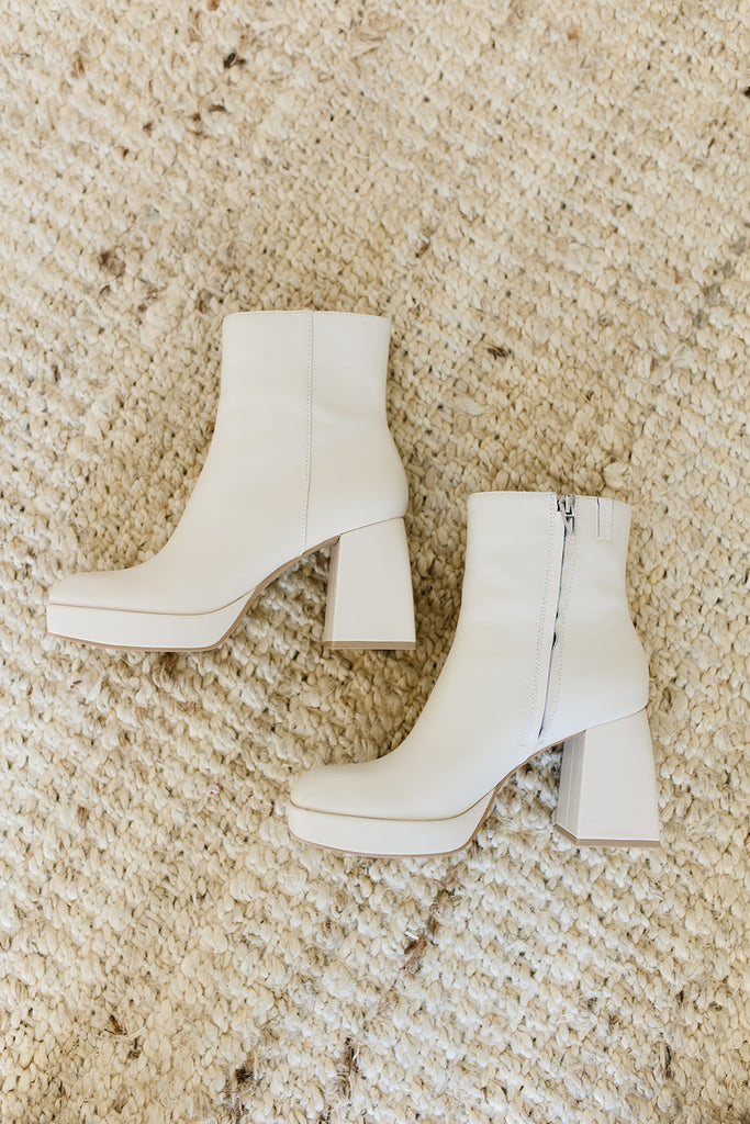 ulyses boots ivory leather // dolce vita