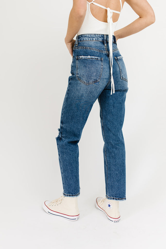 sicily distressed denim // medium wash
