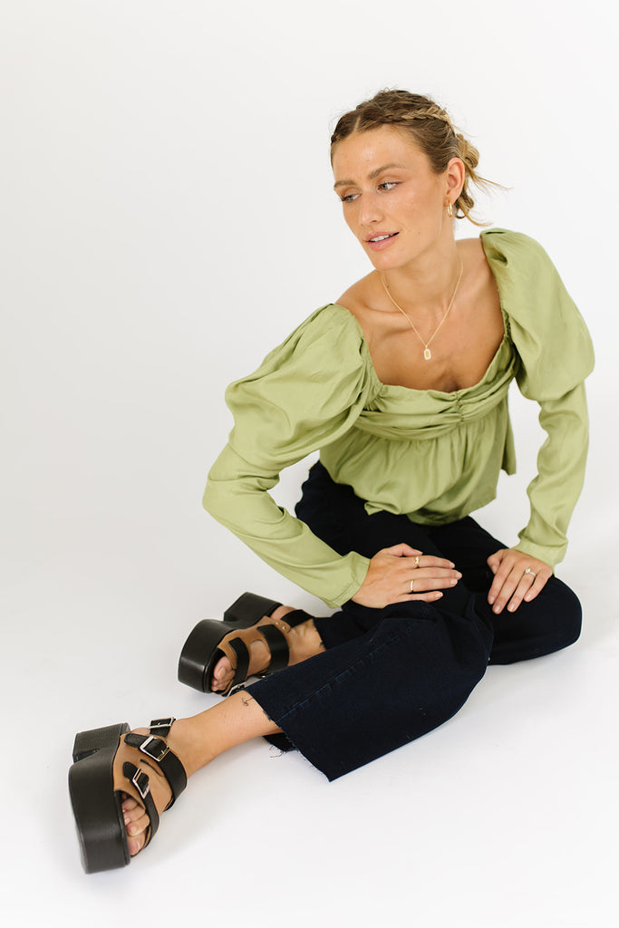 work day puff sleeve top