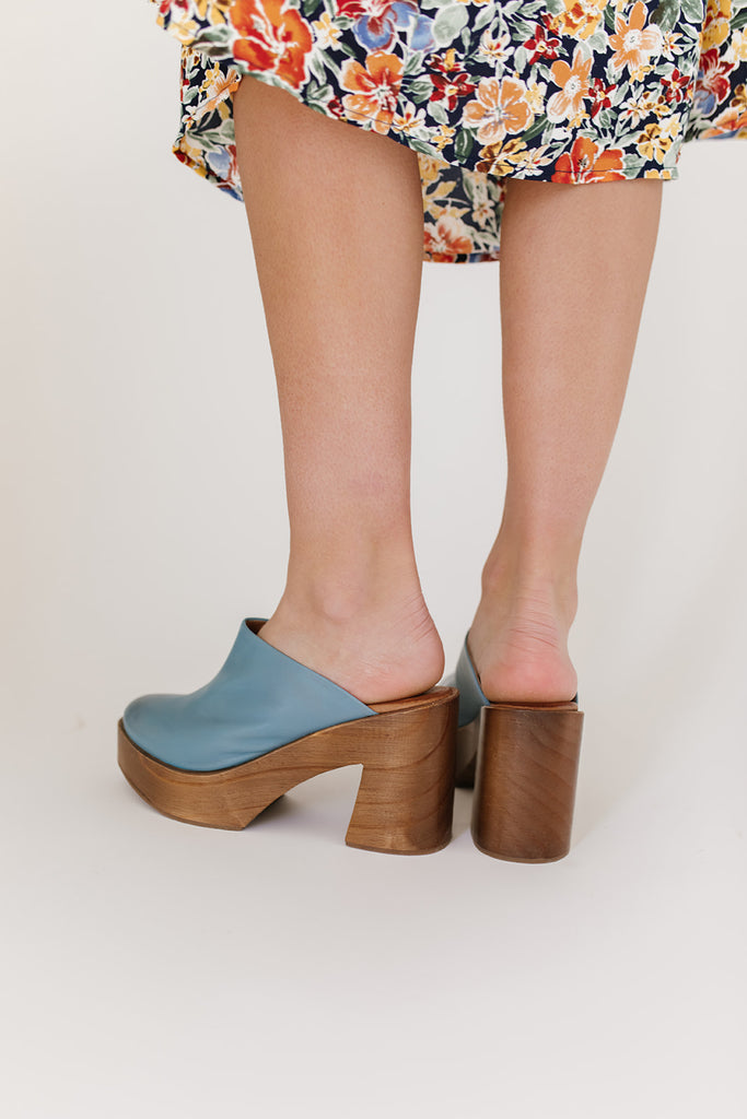 suki platform clogs // free people